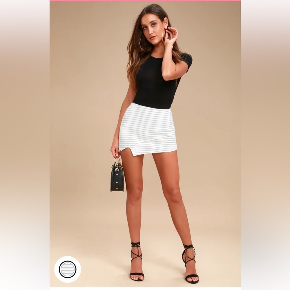NWT White stripped Skort